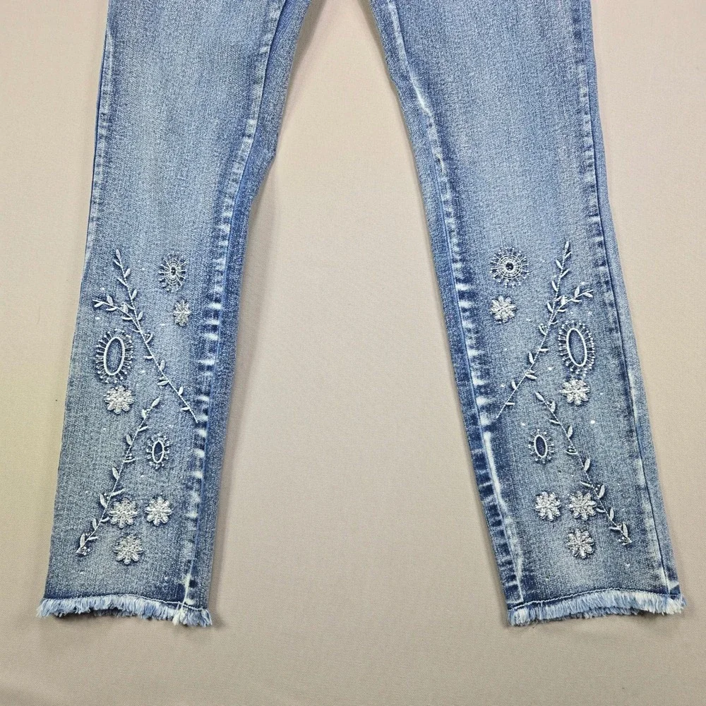 GG Jeans Ankle Pants Floral Embroidered Sequin Light Wash Blue Women Size 8 - Picture 7 of 15